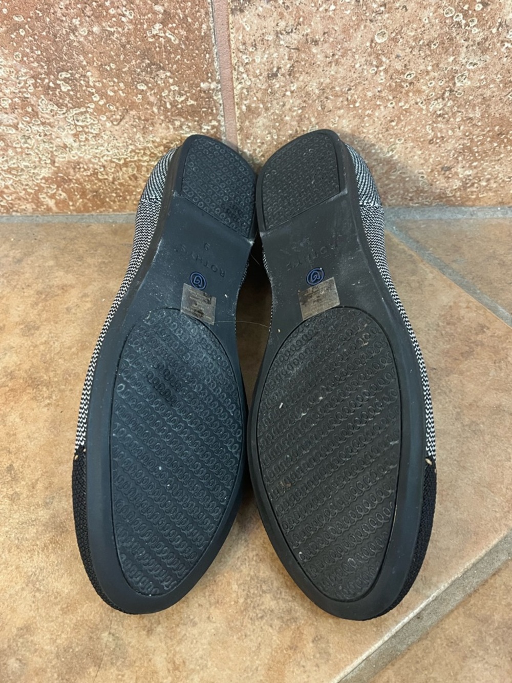 Rothy’s Black and Gray Knit Ballet Flats with Blue Accent Women’s Size 9 - Picture 4 of 6